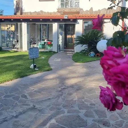 La Casa Dell'artista 3*